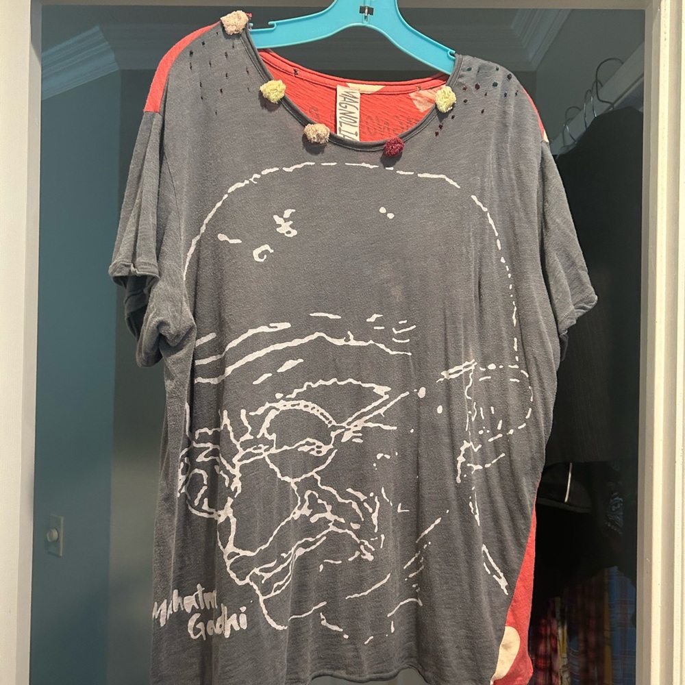Magnolia Pearl Gray Graphic Tee